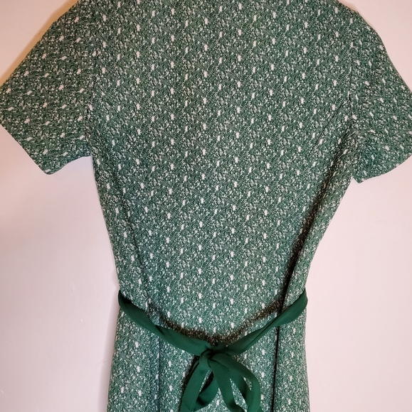 Speedy Green 70s Athletic Polyester Zip-Up Dress with Waist Tie - Picture 10 of 14
